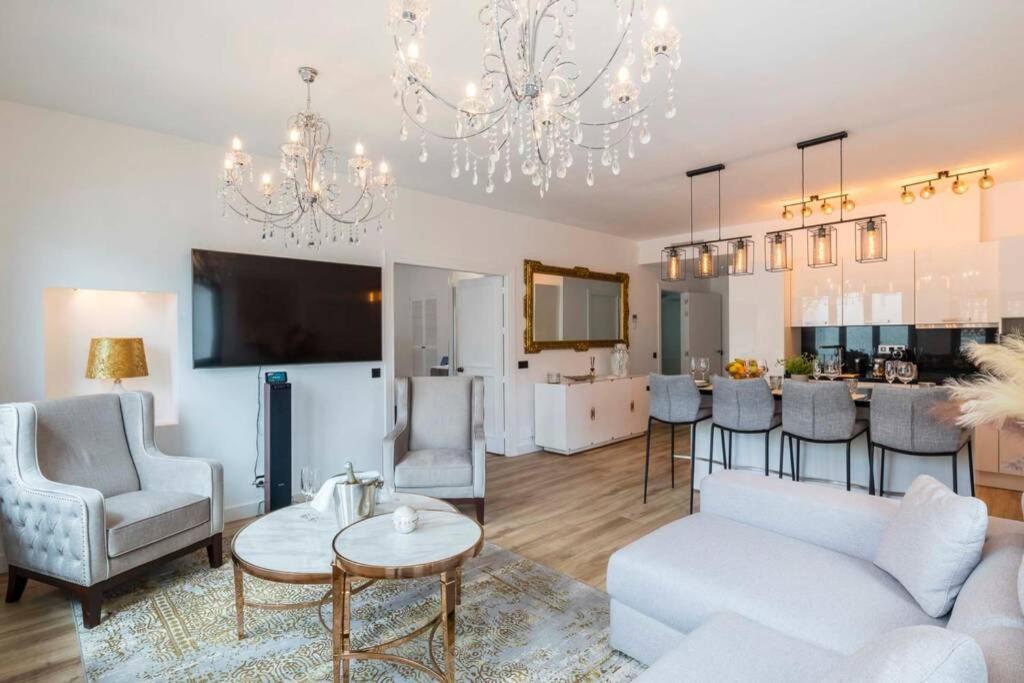 Puerto Banus Second Line, Luxury Apartement มาร์เบยา ภายนอก รูปภาพ