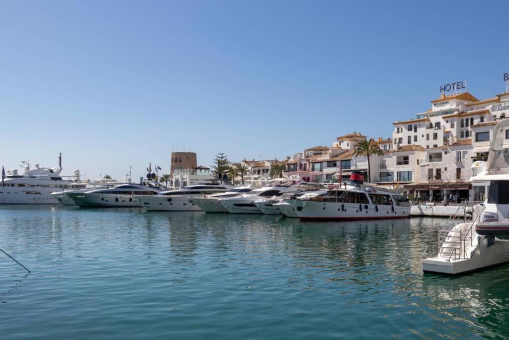 Puerto Banus Second Line, Luxury Apartement มาร์เบยา ภายนอก รูปภาพ