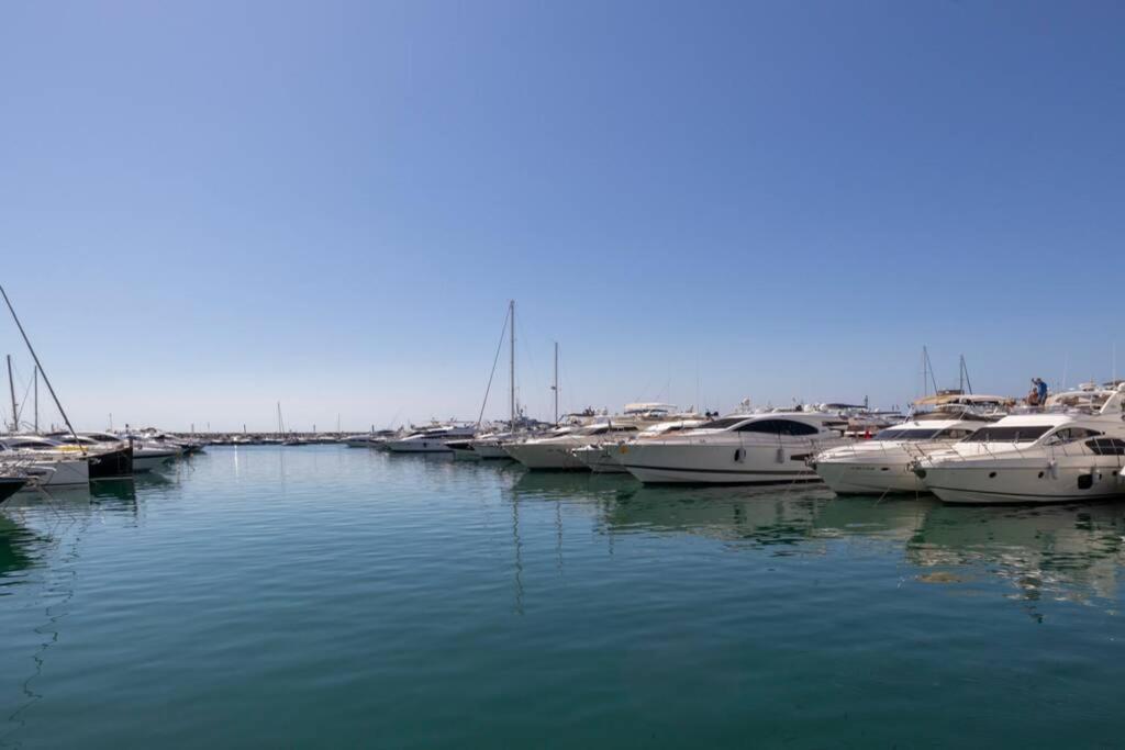 Puerto Banus Second Line, Luxury Apartement มาร์เบยา ภายนอก รูปภาพ